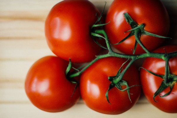 food-wood-tomatoes-large