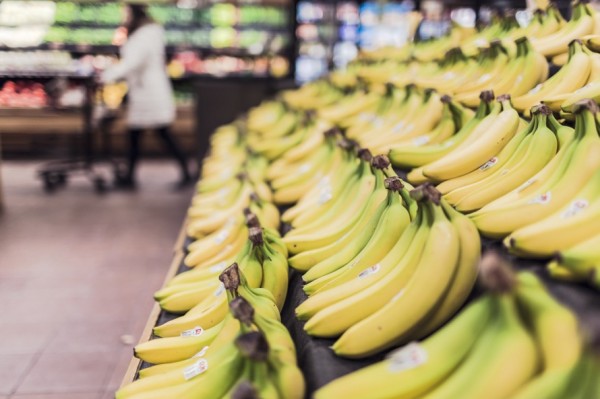fruits-grocery-bananas-market-large